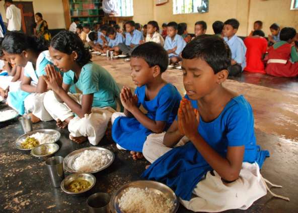 Saying Grace: Mealtime Blessings Around the World