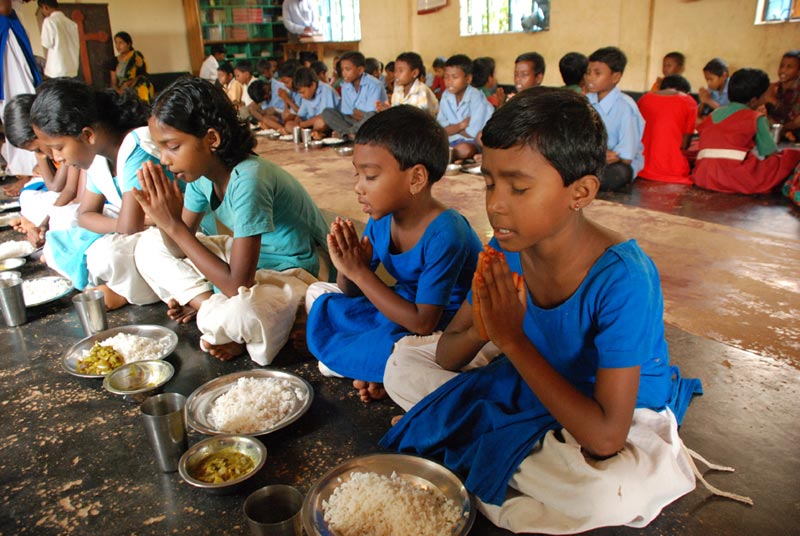 Saying Grace: Mealtime Blessings Around the World