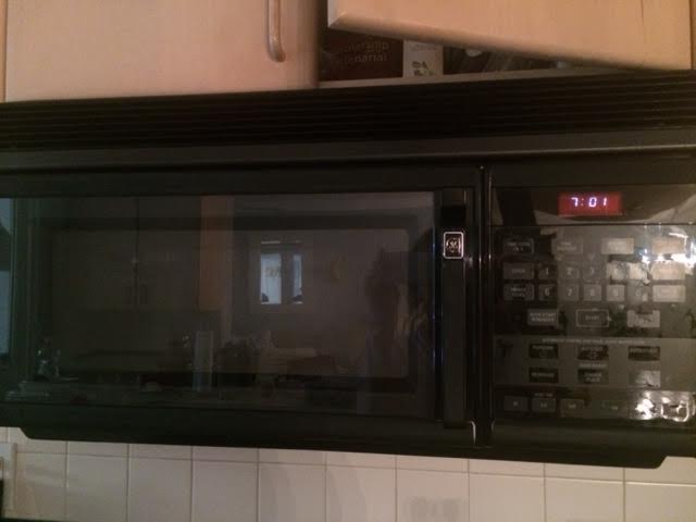 kitchen-microwave