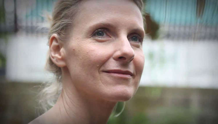 Freaking Out? Here’s 5 Ways Elizabeth Gilbert Deals with Fear