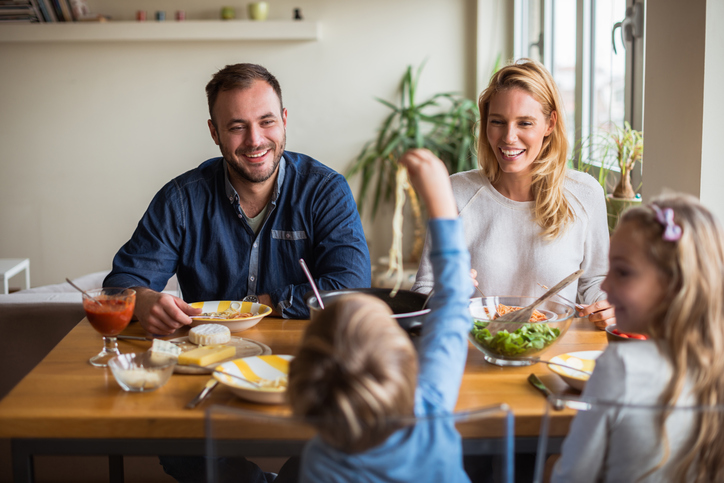 9 Scientifically Proven Reasons to Eat Dinner as a Family